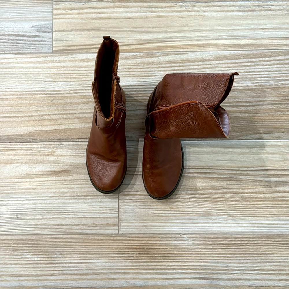 Kids Boots size 3 Big Kids